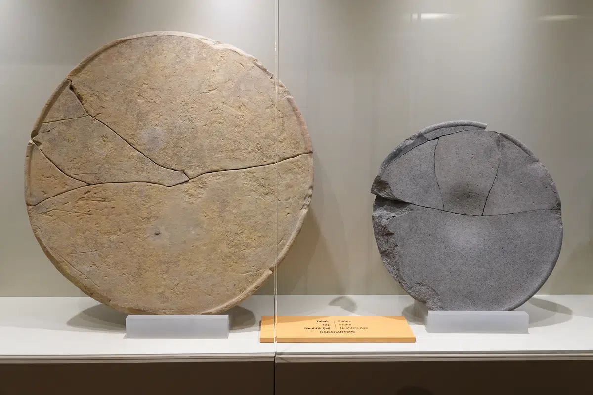 Stone objects from Karahan Tepe displayed in the Şanlıurfa Archaeology Museum.